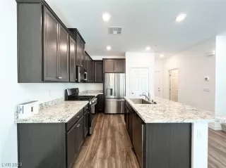 Photo #2: 2533392 Listing 
