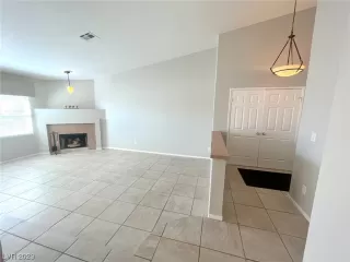 Photo #5: 2533406 Listing 