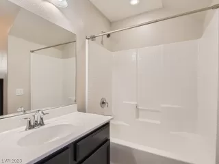 Photo #5: 2533410 Listing 