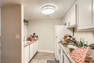 Photo #5: 2533421 Listing 