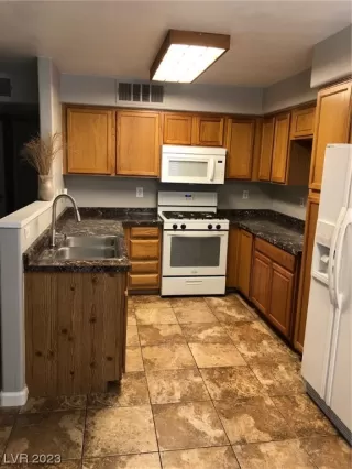 Photo #3: 2533425 Listing