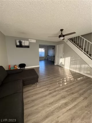 Photo #1: 2533458 Listing 