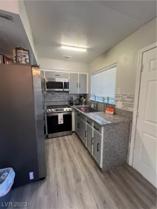 Photo #3: 2533458 Listing 