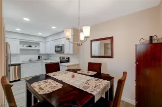 Photo #5: 2533460 Listing