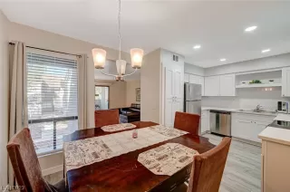 Photo #6: 2533460 Listing