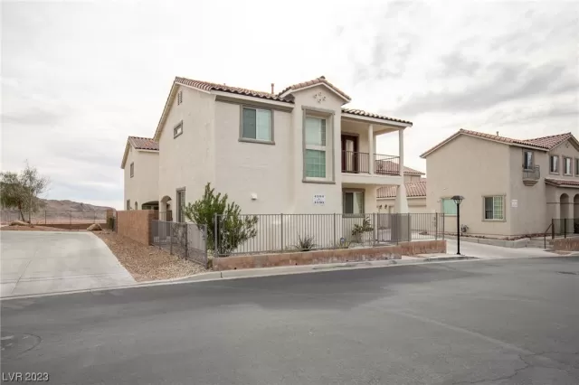 MLS: 2533462 Condo For Sale