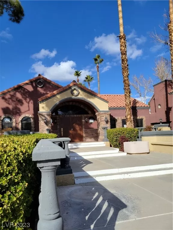 MLS: 2533475 Condo For Sale