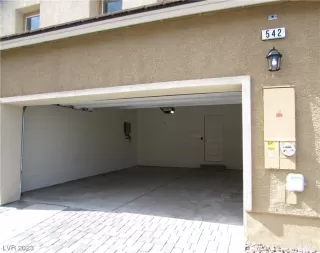 Photo #2: 2533485 Listing