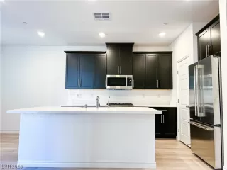 Photo #4: 2533562 Listing 