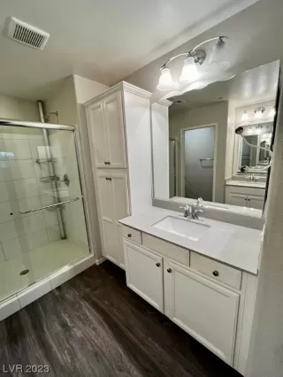 Photo #4: 2533573 Listing