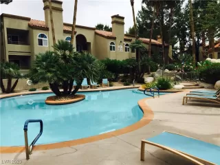 Photo #1: 2533580 Listing