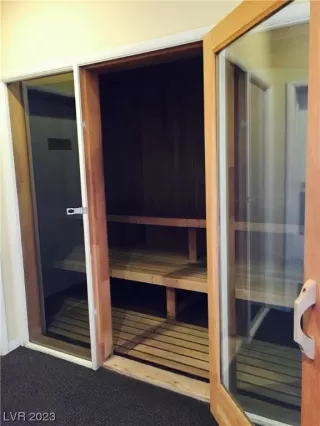 Photo #3: 2533580 Listing