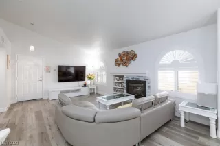 Photo #3: 2533589 Listing