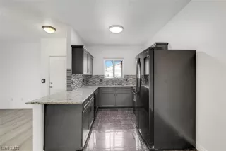 Photo #3: 2533602 Listing