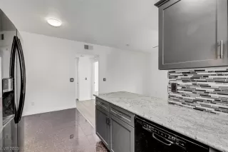 Photo #6: 2533602 Listing