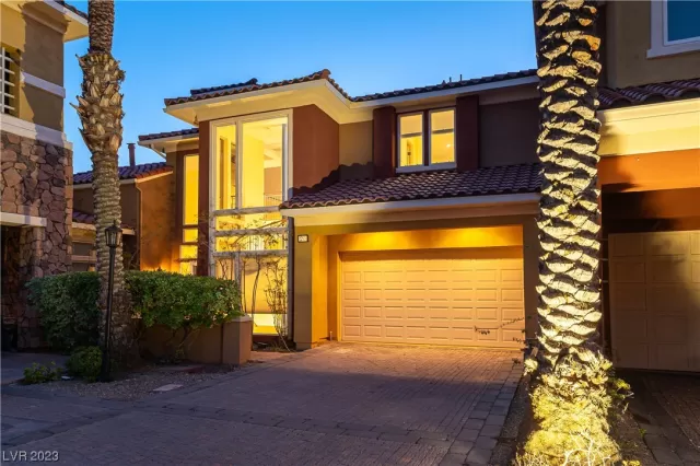 MLS: 2533612 Condo For Sale