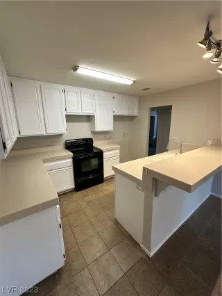 Photo #2: 2533643 Listing 