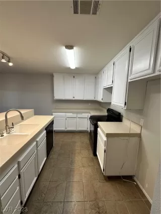 Photo #3: 2533643 Listing 