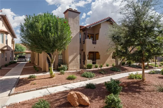 MLS: 2533662 Condo For Sale