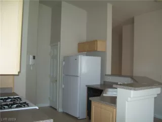 Photo #4: 2533667 Listing 