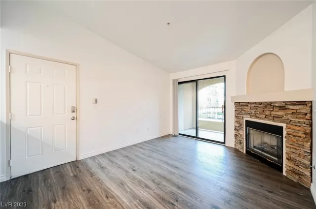 MLS: 2533684 Condo For Sale