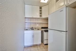 Photo #5: 2533697 Listing 