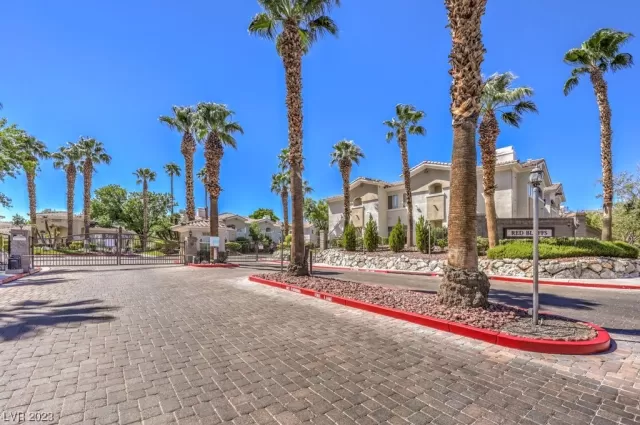 MLS: 2533708 Condo For Sale