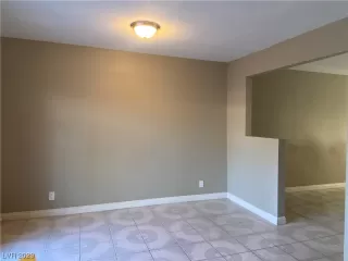 Photo #4: 2533711 Listing