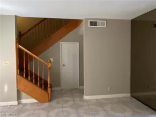 Photo #6: 2533711 Listing