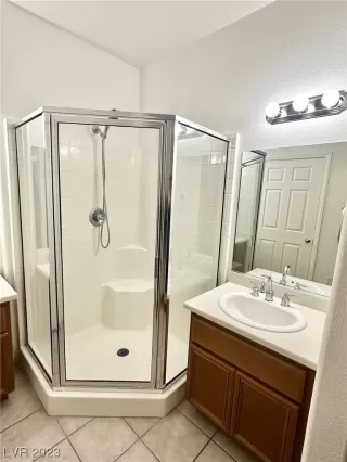 Photo #5: 2533717 Listing 