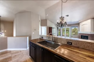 Photo #5: 2533737 Listing