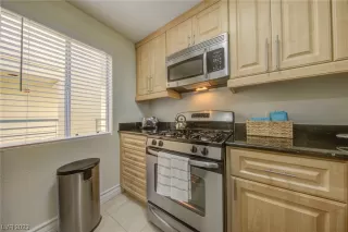 Photo #6: 2533766 Listing