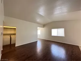 Photo #4: 2533788 Listing 