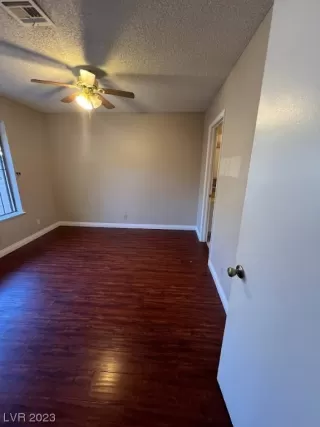 Photo #4: 2533796 Listing