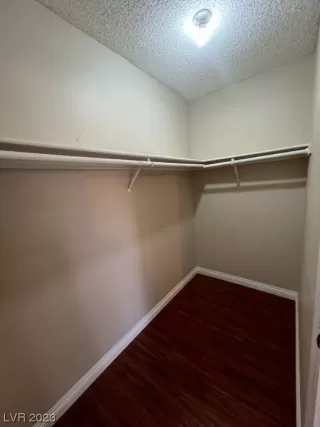 Photo #5: 2533796 Listing