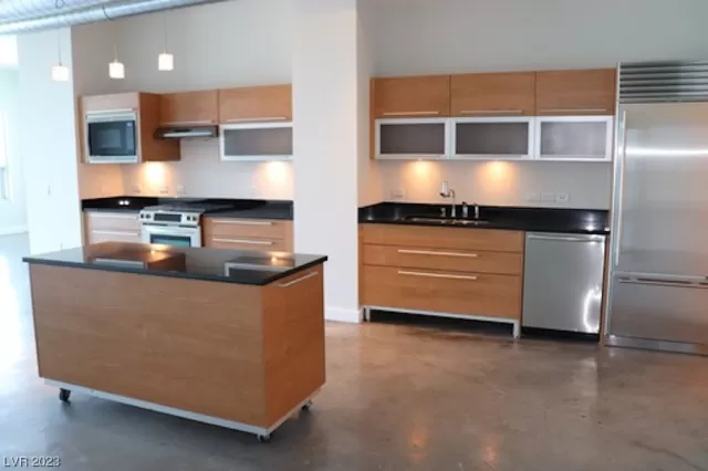 MLS: 2533797 Condo For Sale