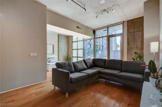 Photo #1: 2533860 Listing 