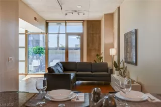 Photo #2: 2533860 Listing 