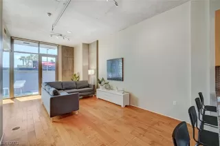 Photo #5: 2533860 Listing 