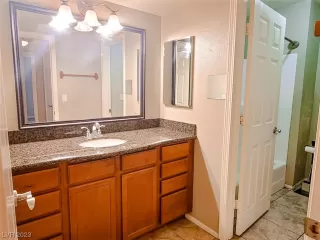 Photo #5: 2533862 Listing 