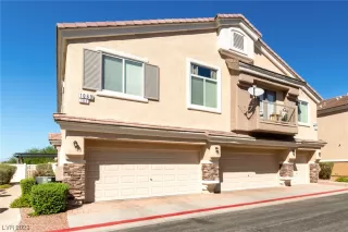 Photo #4: 2533888 Listing