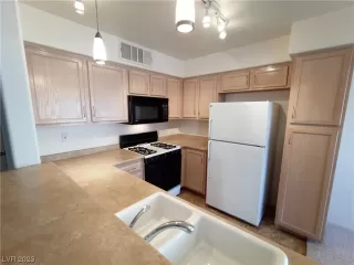 Photo #6: 2533890 Listing 