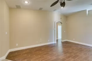 Photo #3: 2533899 Listing 