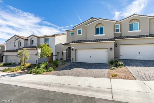 MLS: 2533905 Condo For Sale