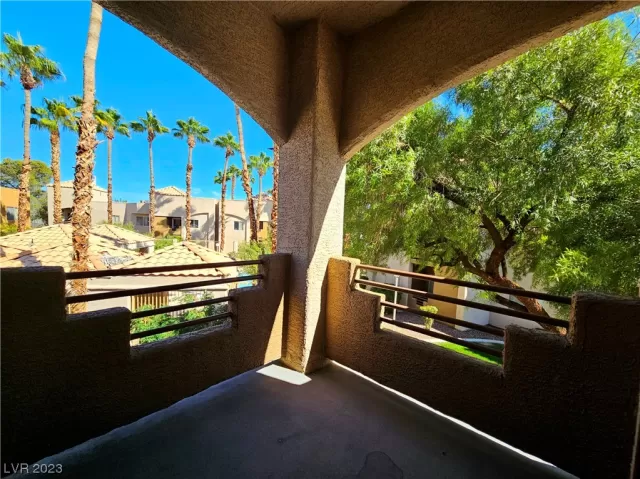 MLS: 2533914 Condo For Sale