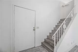 Photo #1: 2533941 Listing 