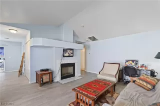 Photo #3: 2533975 Listing