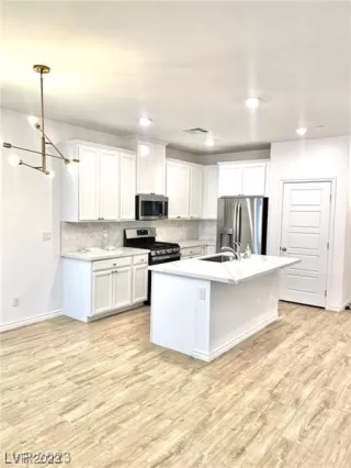 Photo #2: 2533989 Listing 