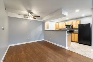 Photo #3: 2534010 Listing