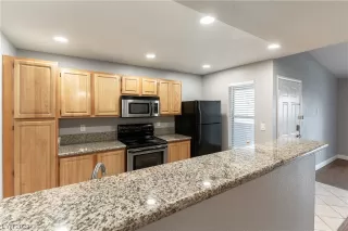 Photo #4: 2534010 Listing